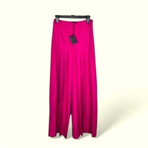 Area Star NWT Fuchsia Pleated Front Wide Leg Size Small